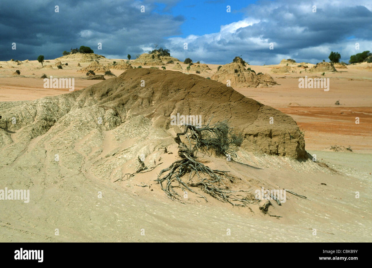 Walls of China at Lake Mungo, a dry lake in the Outback of Southwestern New South Wales, Australia Stock Photo