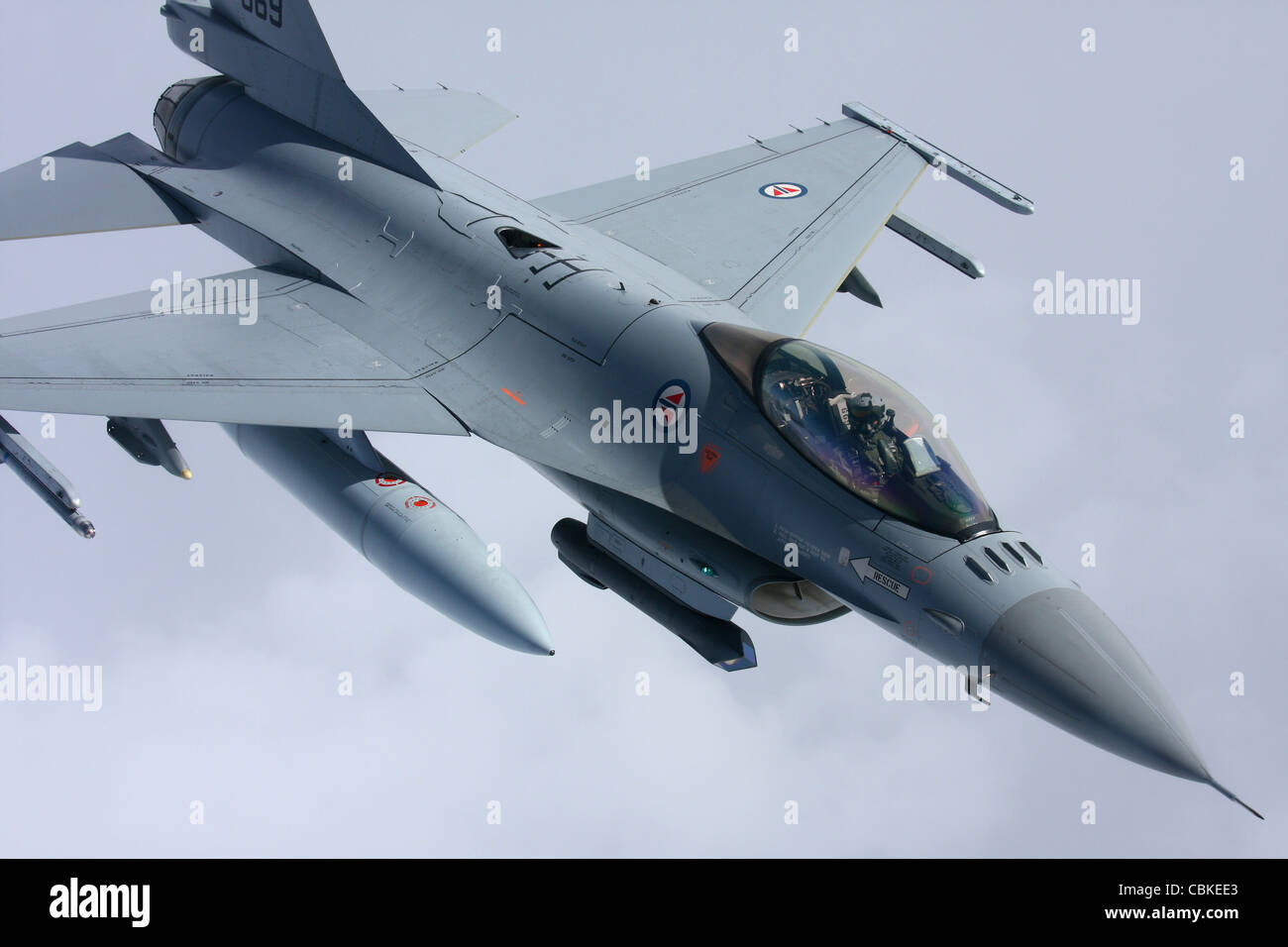 Pilot Flying F 16 Fighting Falcon High Resolution Stock Photography and ...