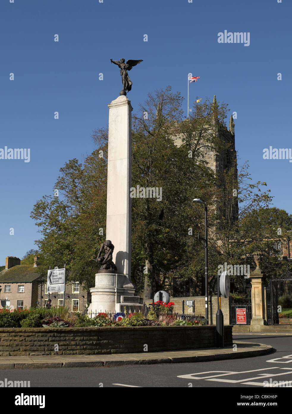War Memorial by Manchester sculptor John Cassidy High Street Skipton North Yorkshire England UK United Kingdom GB Great Britain Stock Photo