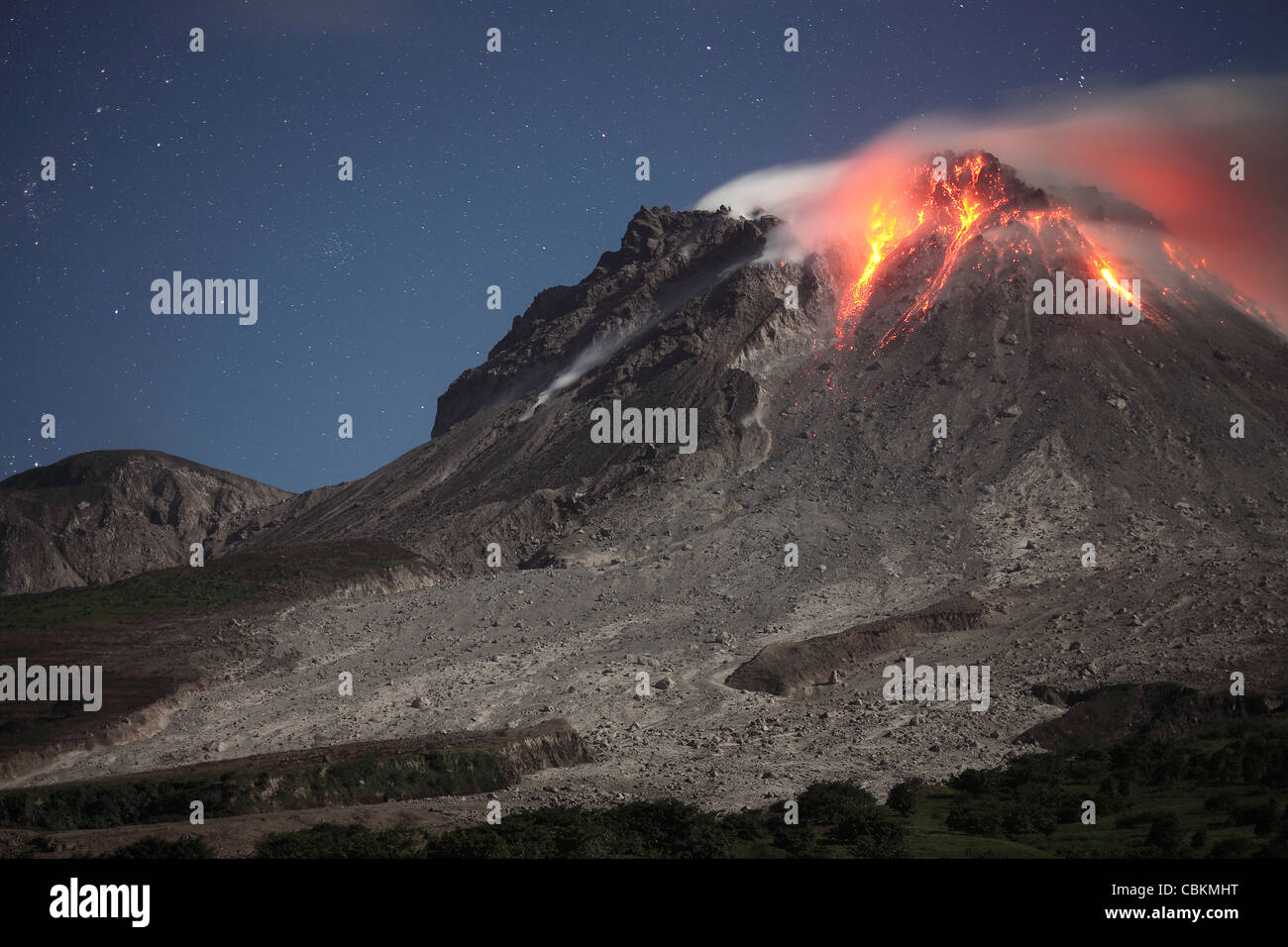 Soufrière hills volcano hires stock photography and images Alamy