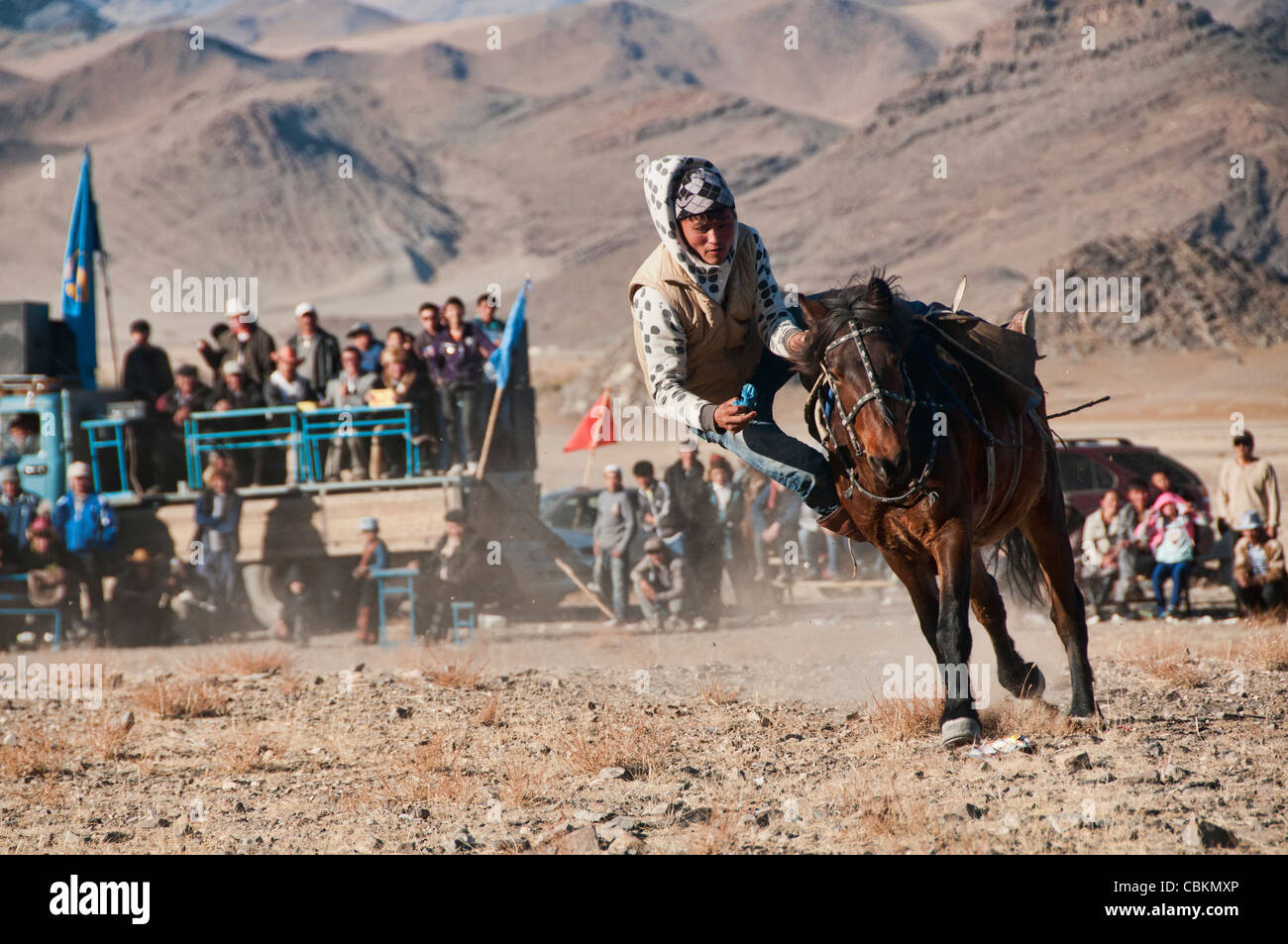 tenge alu, a traditional Kazakh sport Stock Photo - Alamy