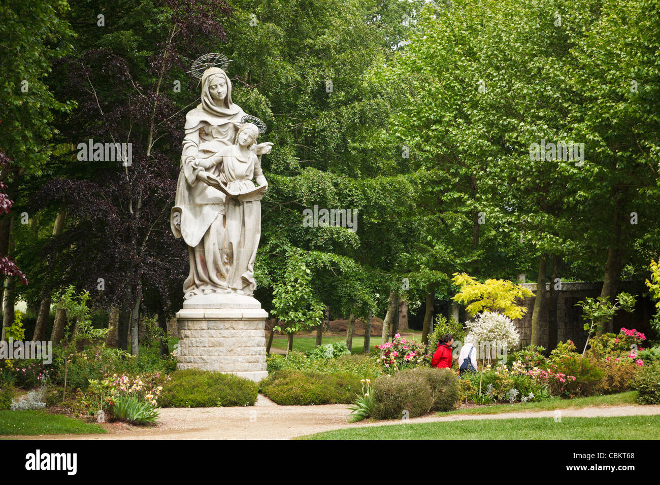Large statue of the Virgin Mary and her mother St Anne at Sainte Anne d'Auray, Morbihan, Brittany, France Stock Photo