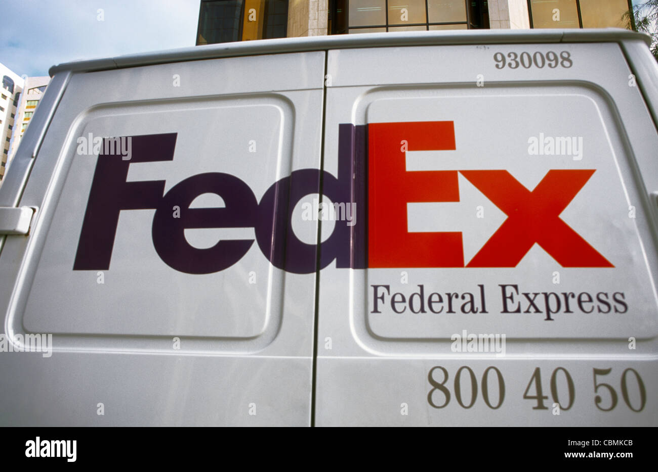 Abu Dhabi Uae Fedex Van High Resolution Stock Photography And Images Alamy