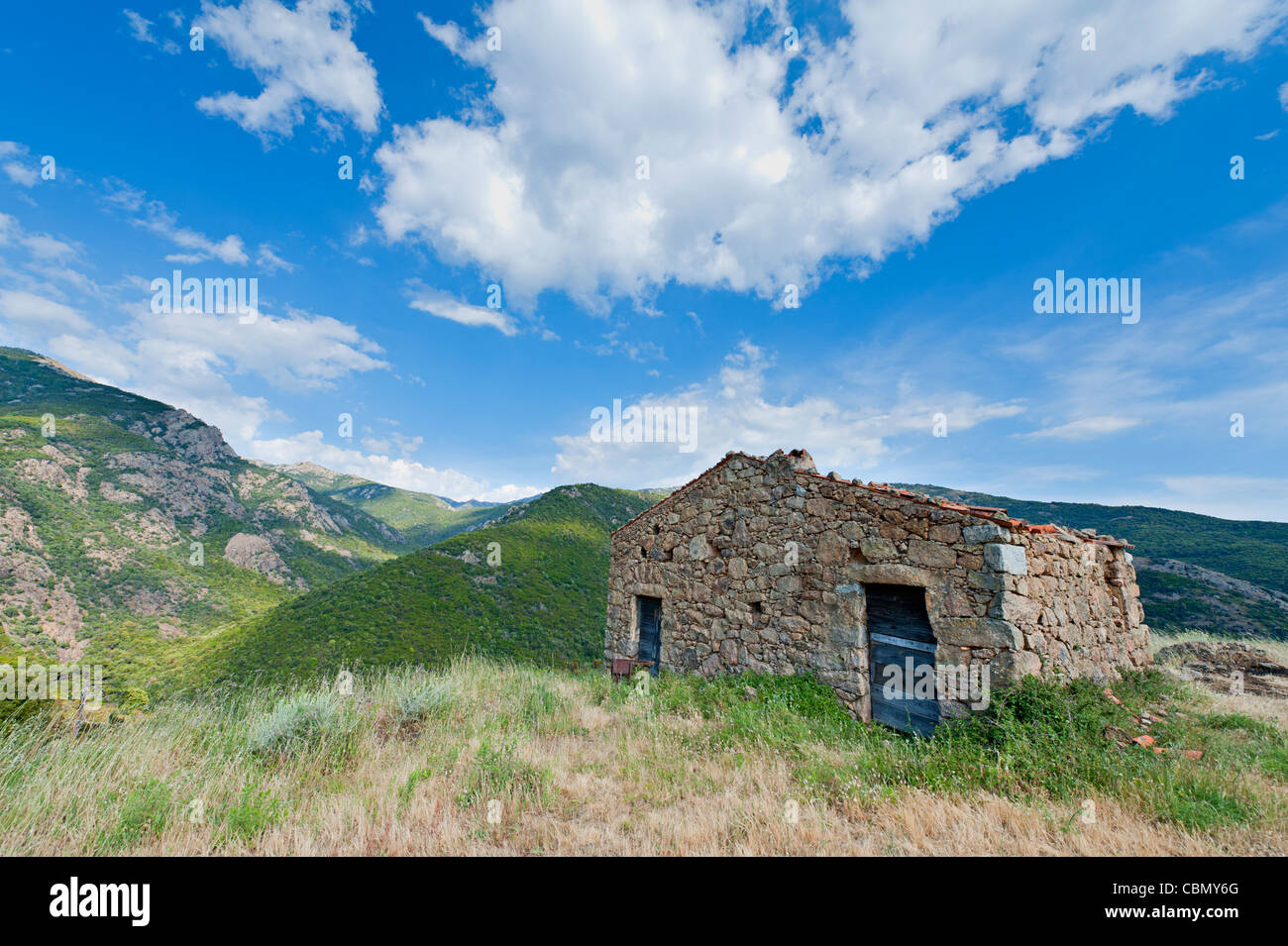 Abandoned shed on hill in Corsica, France Stock Photo