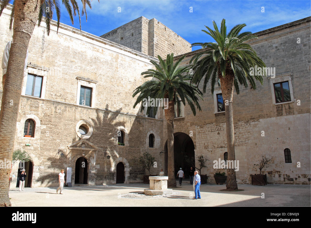 Courtyard inside Swabian Castle, Castello Svevo, Piazza Federico 2 di Svevia, Bari Vecchia, Apulia, Puglia, Adriatic Sea, Europe Stock Photo