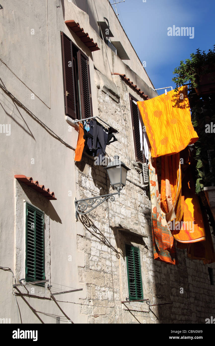 Washing hanging in old town street, Bari Vecchia, Apulia, Puglia, Italy, Italia, Italie, Adriatic Sea, Europe Stock Photo