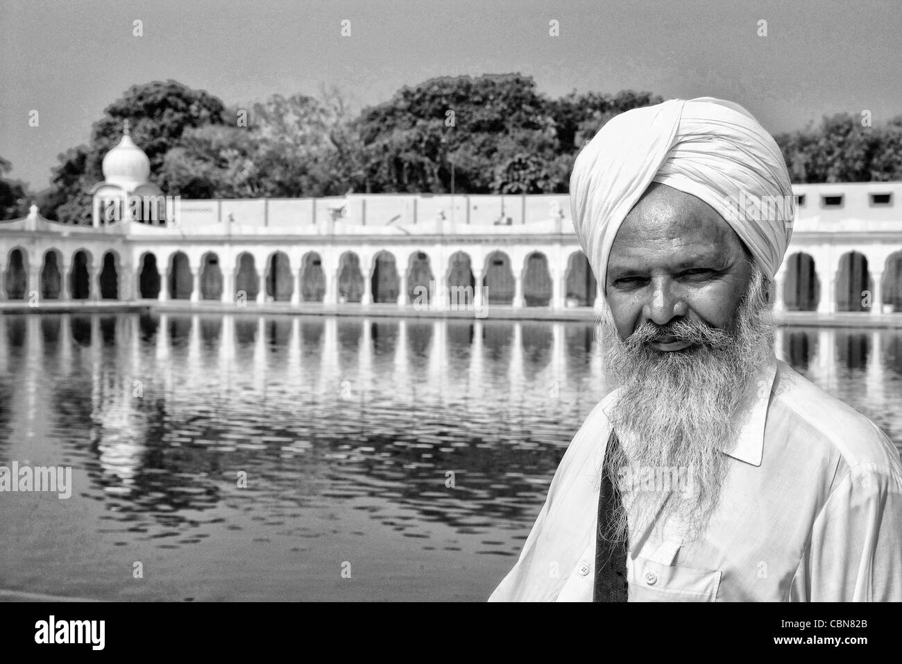 Portrait of colorful Sika Hindu religious man in famous Bangla Shib