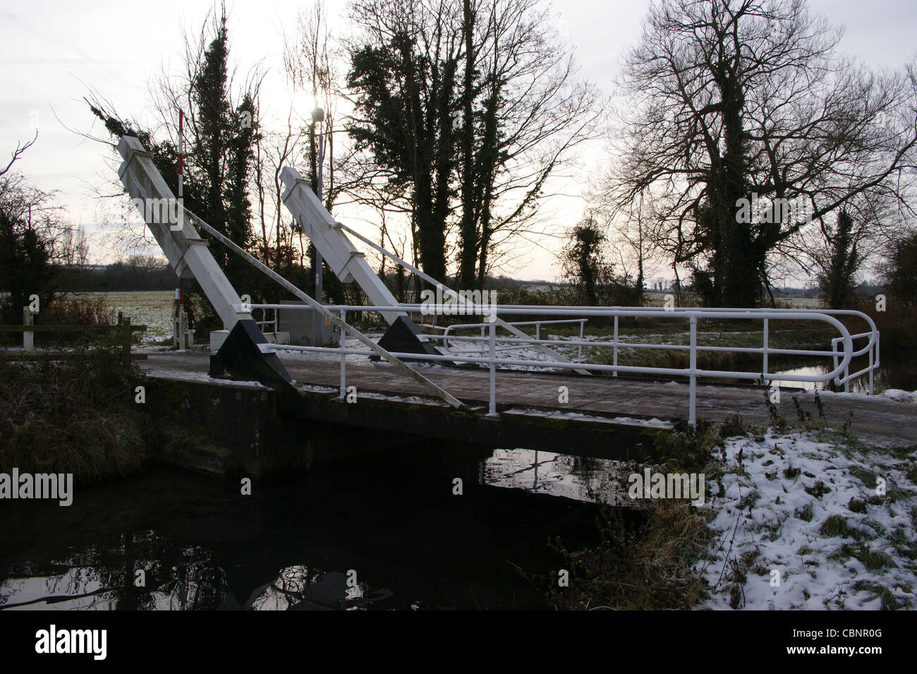 Lift bridge on the Basingstoke Canal near Odiham, Hampshire, England Stock Photo
