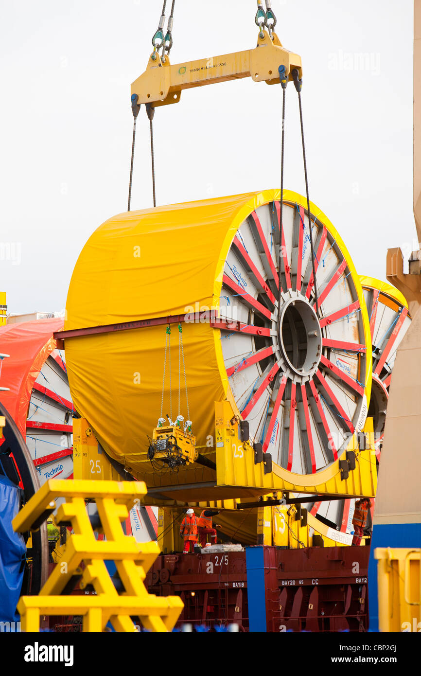 Lifting cable drum hires stock photography and images Alamy