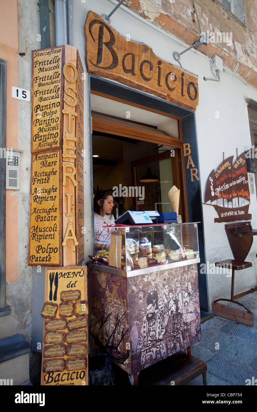 Snack shop at a narrow alley of fishing village Porto Venere, province La Spezia, Liguria di Levante, Italy, Mediterranean sea, Europe Stock Photo