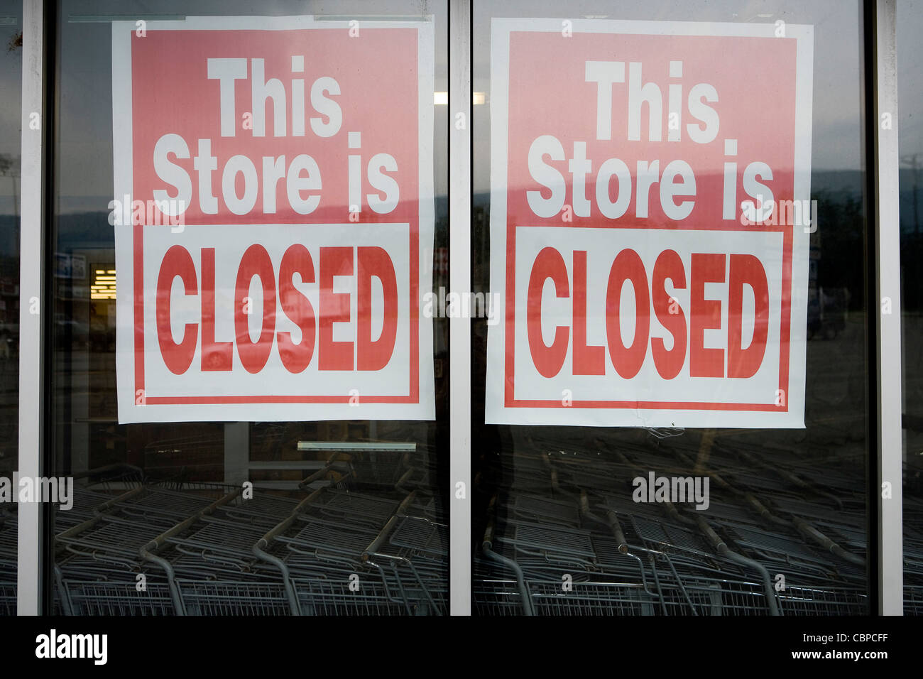 Closed Shop Spring Store closed shop hi-res stock photography and images - Alamy