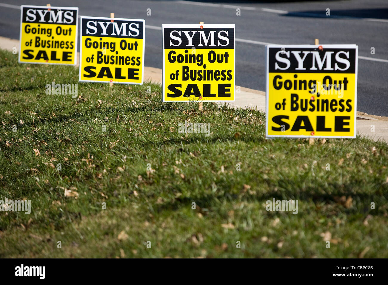 A Syms store going out of business sale. Stock Photo