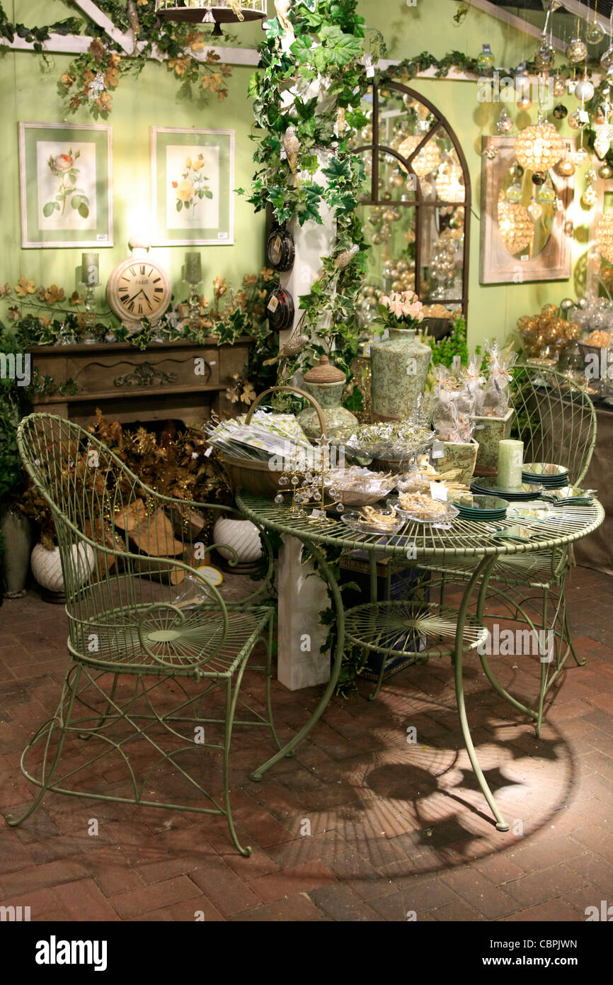 Department store with a Springtime Lunch table display Stock Photo - Alamy
