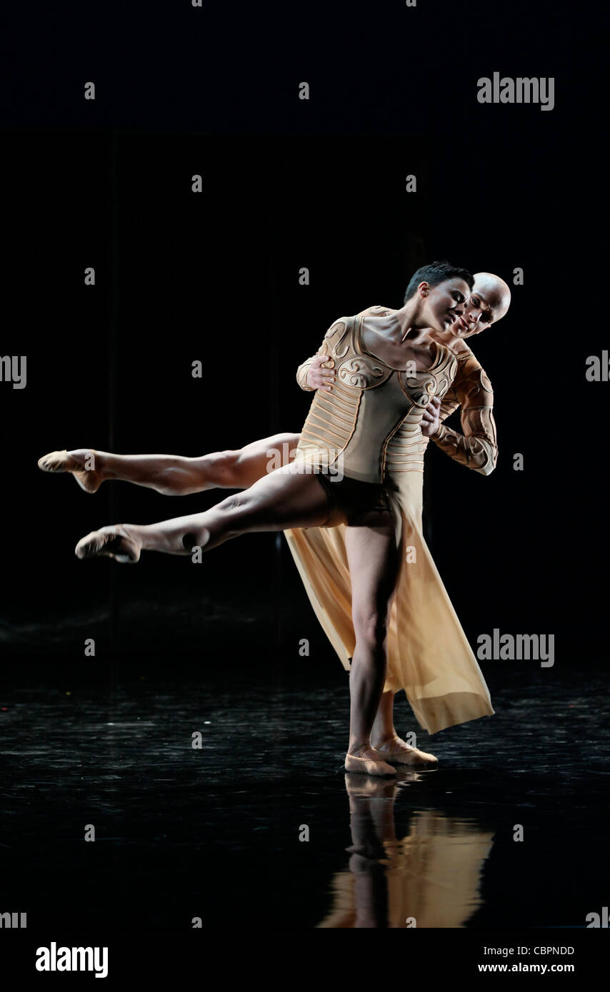 Magifique, Magifique - Choreography : Thierry MALANDIN - Music by Piotr Ilitch TCHAIKOVSKI - with the dancers of the Malandain Stock Photo