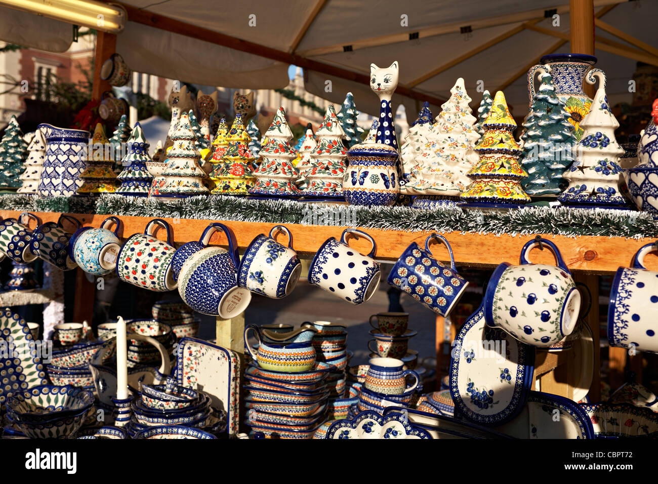 Poland Krakow Christmas Market Stall Boleslawiec pottery on sale Stock Photo