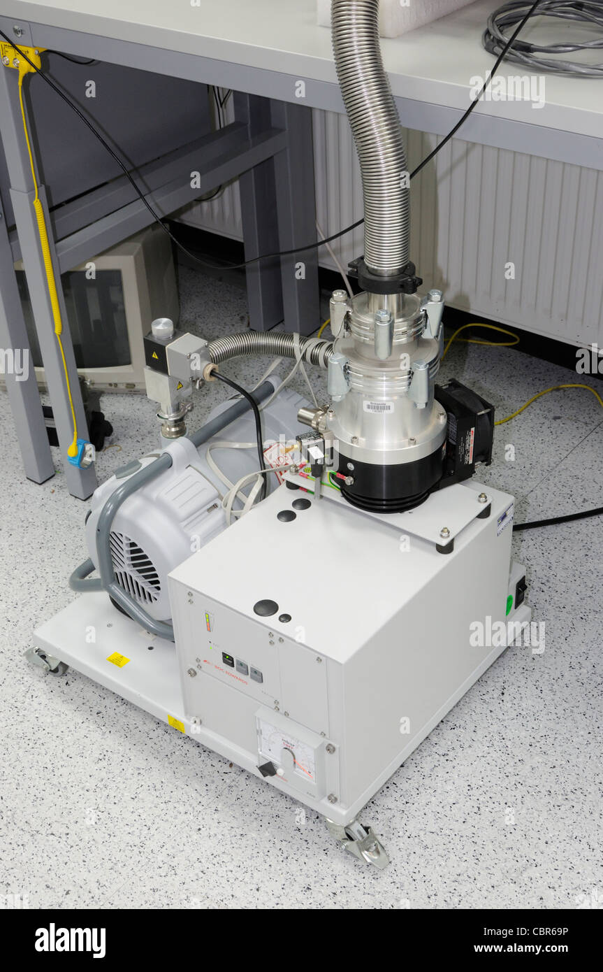 Vacuum pump in the Electronics Laboratory of the UK Astronomy Centre, Royal Observatory Edinburgh Stock Photo