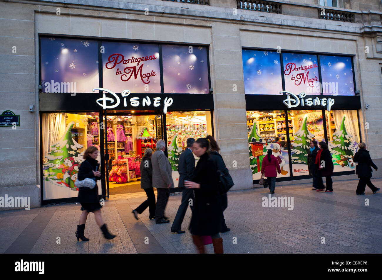 Champs elysees retail hi-res stock photography and images - Alamy