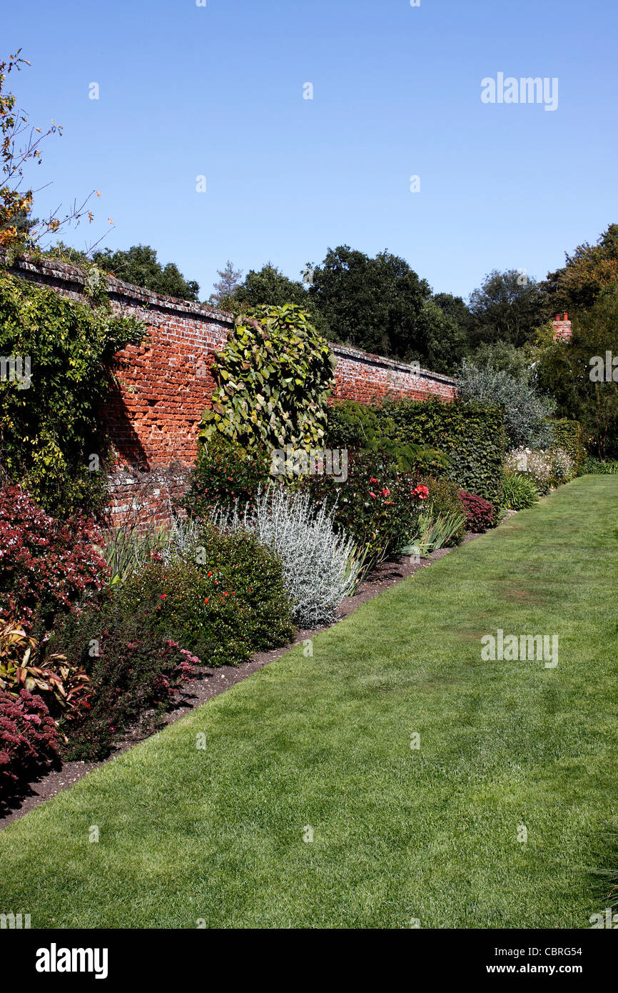 Red shrubbery hires stock photography and images Alamy