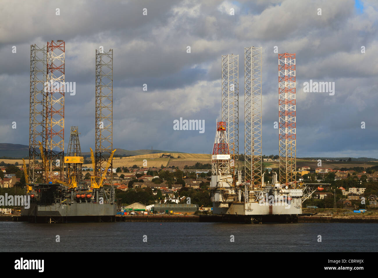OIL RIGS AT DUNDEE Stock Photo Alamy