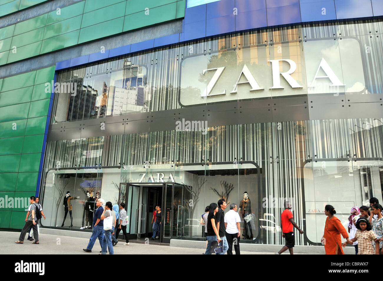 Zara boutique Kuala Lumpur Malaysia Stock Photo - Alamy