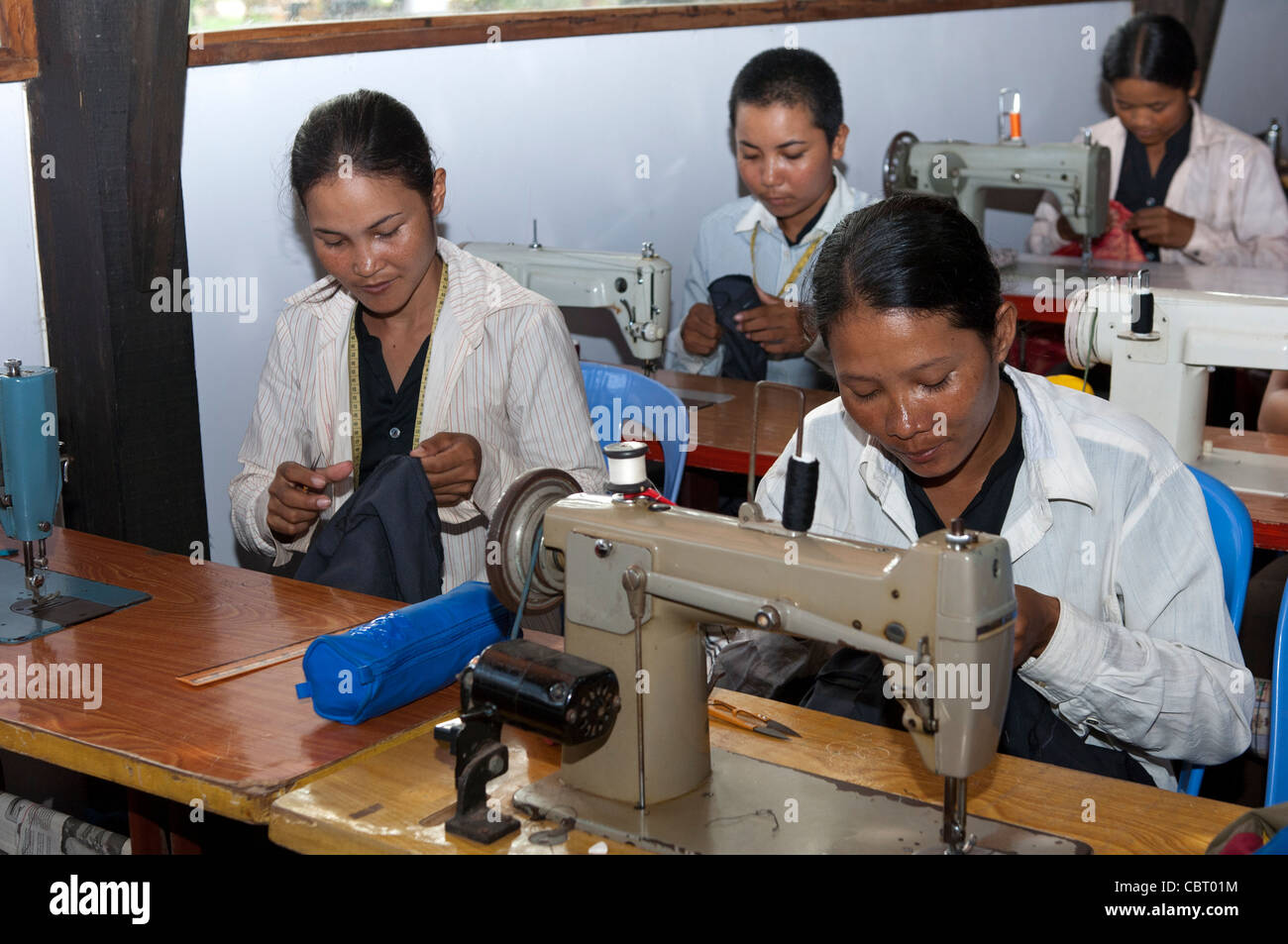 Vocational training for young women at the sewing school of the Life & Hope Association, Siem Reap, Cambodia Stock Photo