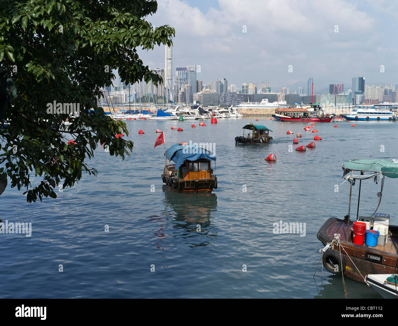 dh  CAUSEWAY BAY HONG KONG Ferry sampans in Causeway Bay Typhoon shelter anchorage sampan harbour Stock Photo