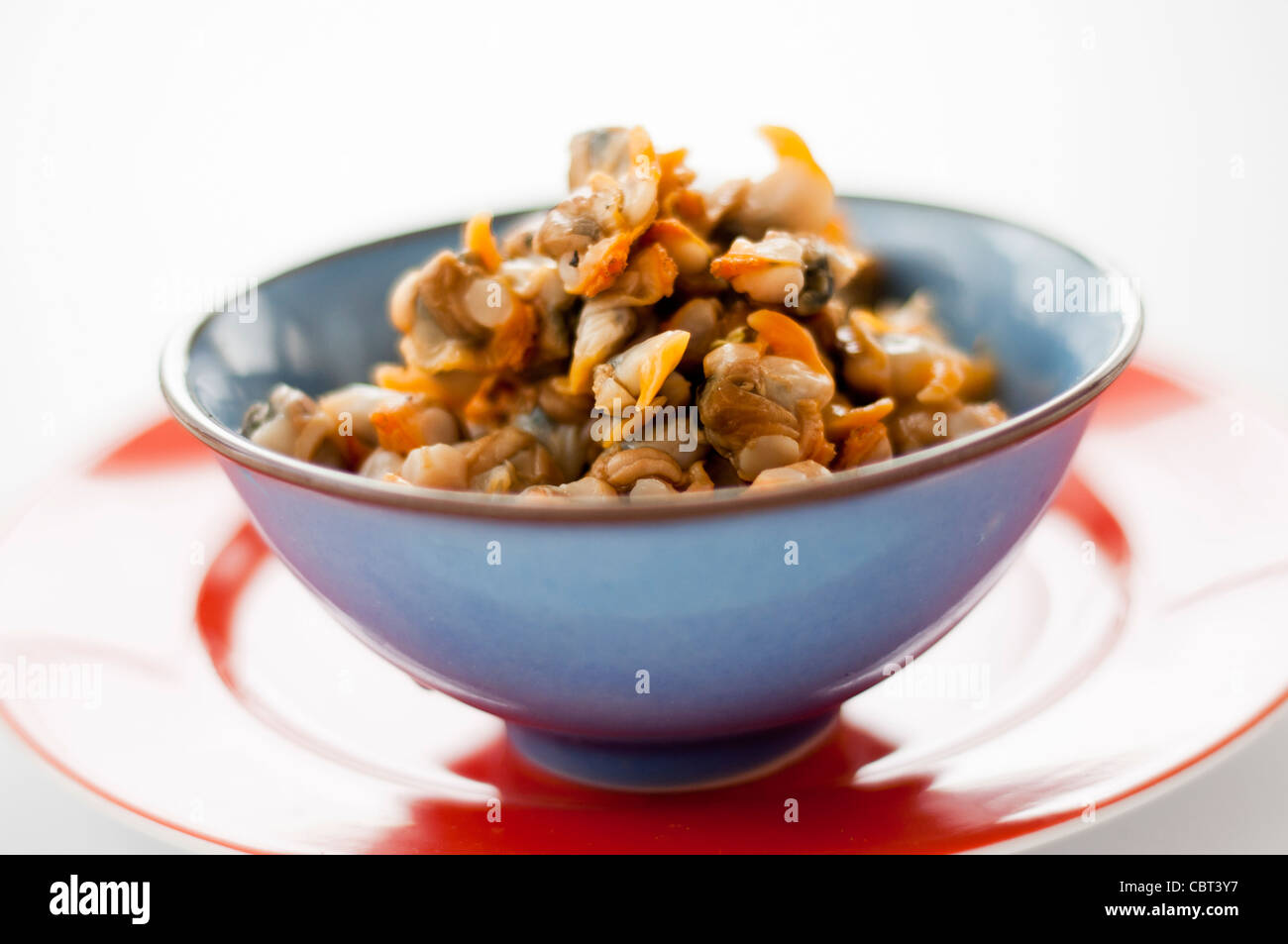 Fresh cockles simple steamed and served with salt and vinegar Stock Photo Alamy