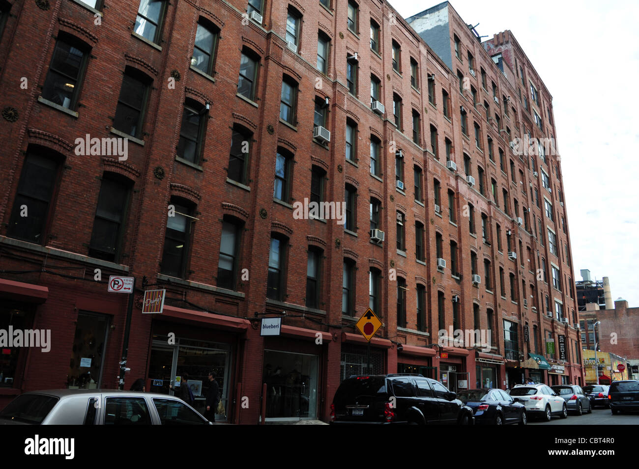 Golden bridge cleaners hires stock photography and images Alamy