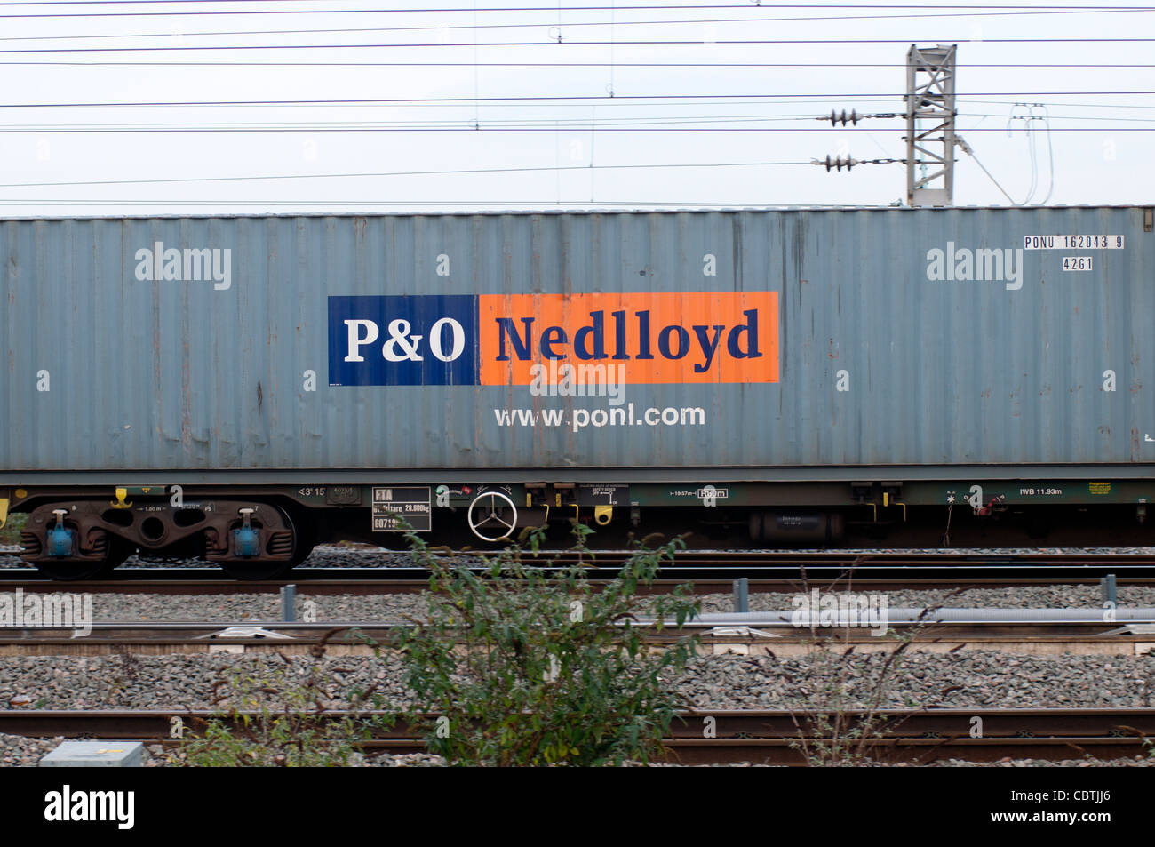 P&O Nedlloyd shipping container passing through Rugby railway station