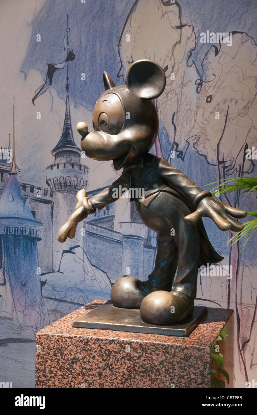 Notorious cartoon character Mickey Mouse statue in Disneyworld hotel,  Anaheim, US Stock Photo - Alamy