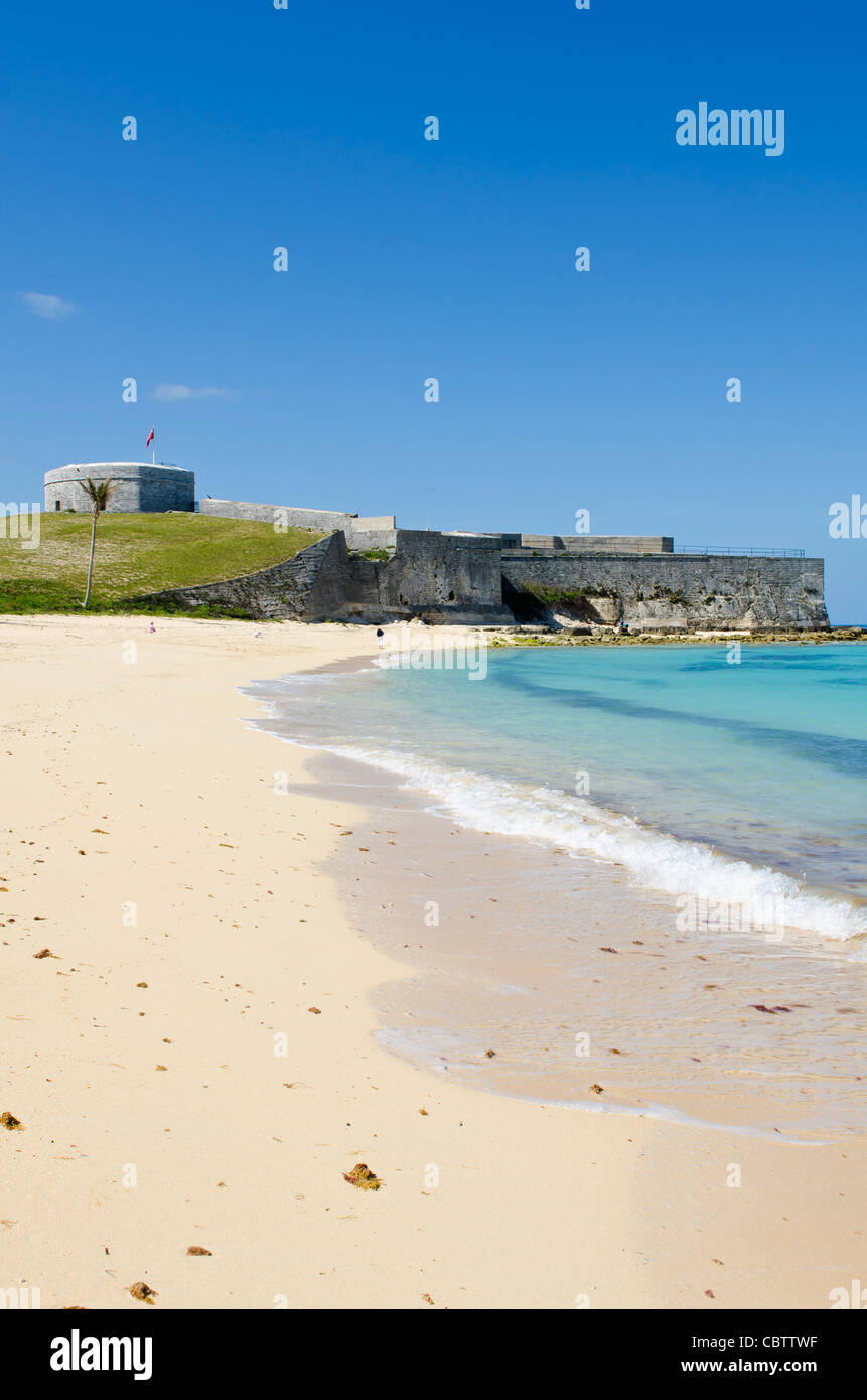 Bermuda. Gate's Bay (Saint Catherine's Beach) with Fort St. Catherine in background, Bermuda. Stock Photo