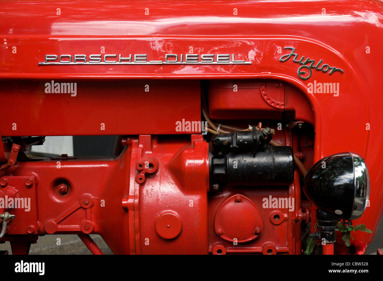 tractor-engine-porsche-junior-CBW328.jpg