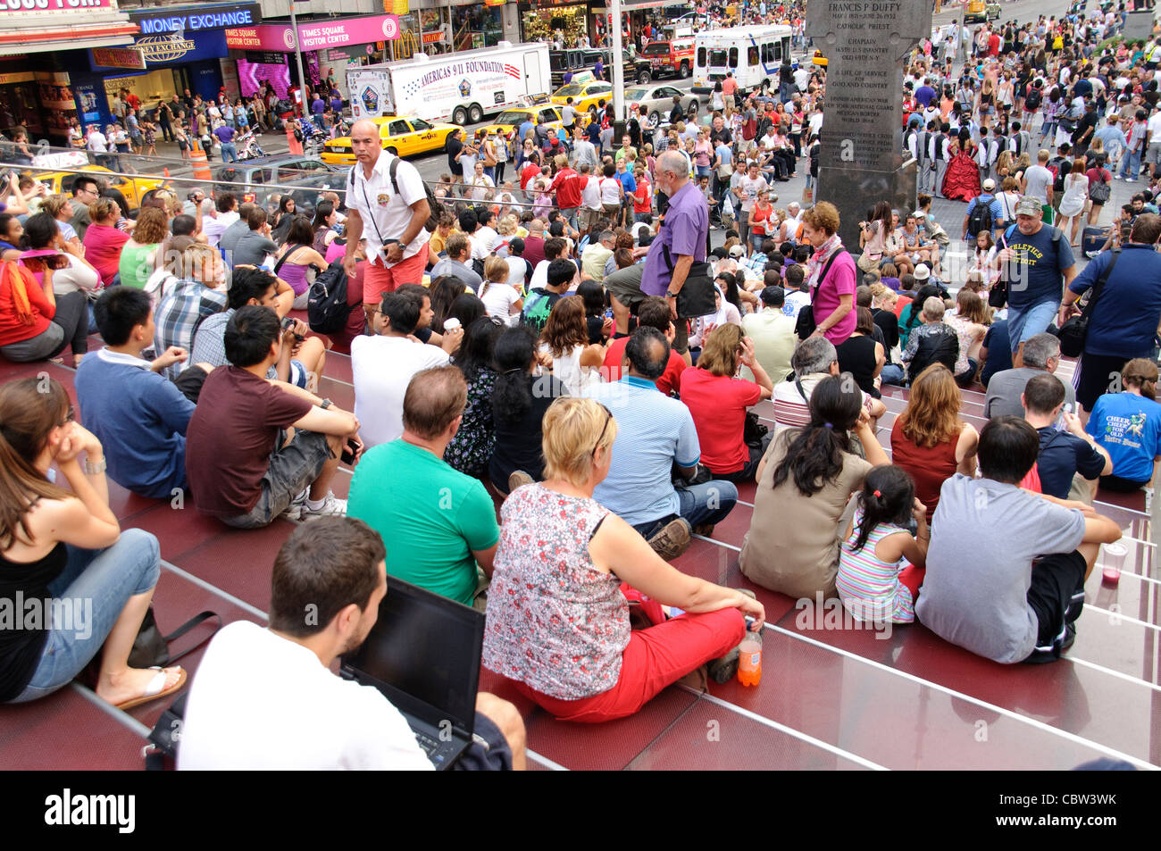 Times square stairs hi-res stock photography and images - Alamy