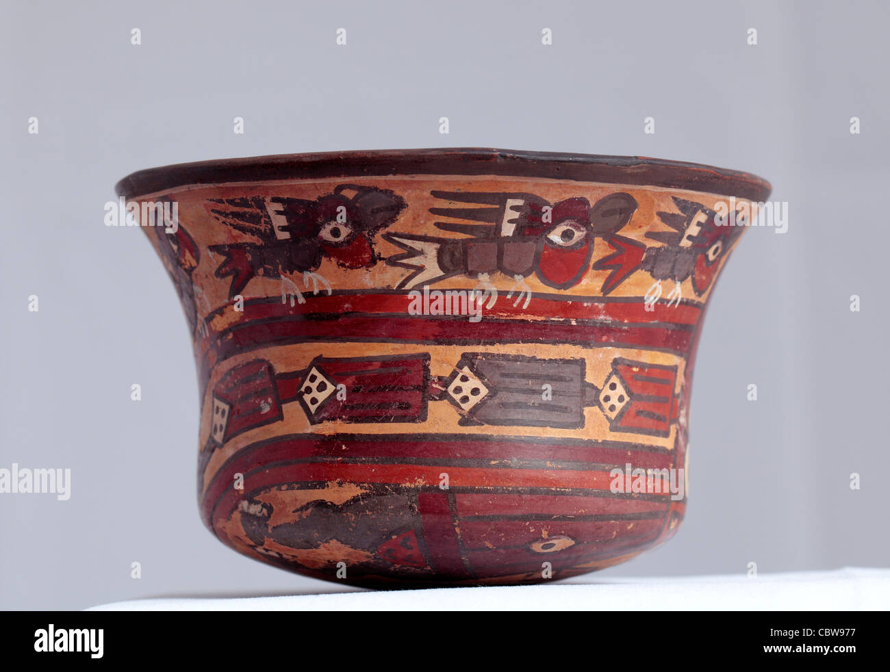 Pre-Columbian cup (6th century BC), Nazca, Peru Stock Photo