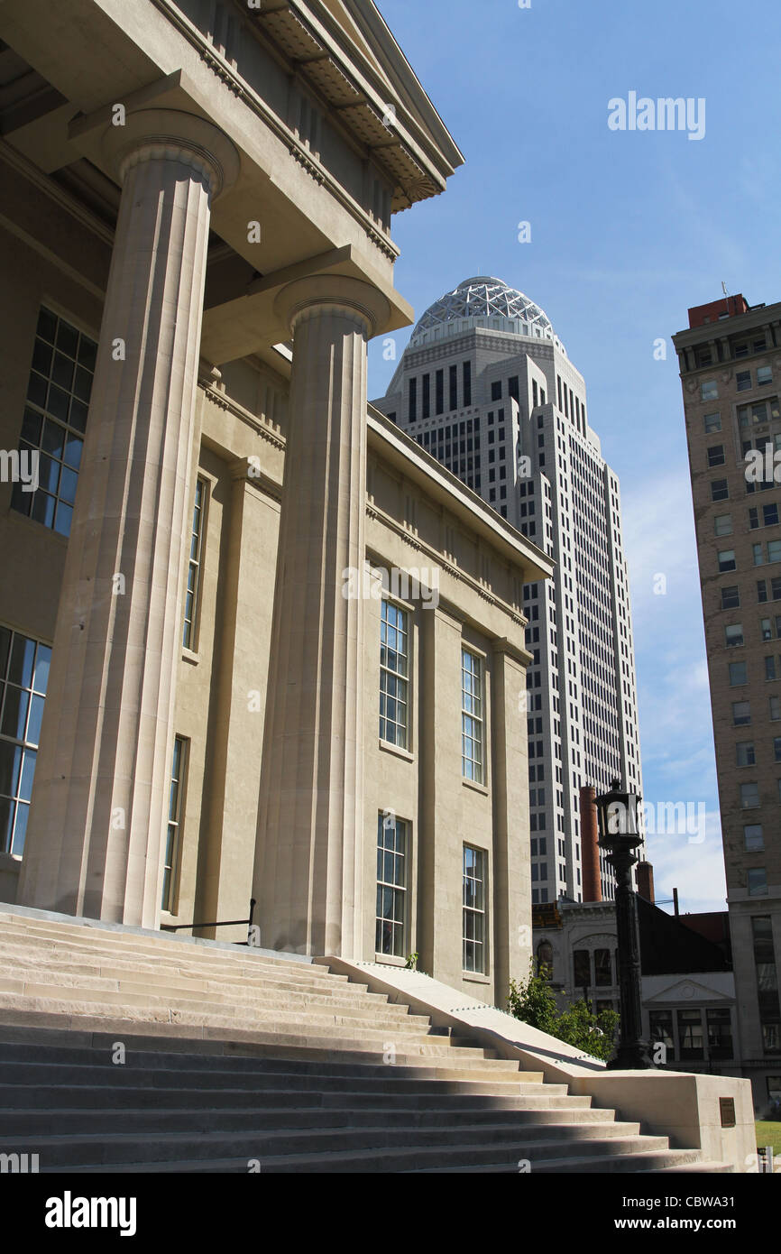 Louisville Metro Hall in foreground. Jefferson County Courthouse or Louisville Courthouse. City Hall. Louisville, Kentucky, USA. Stock Photo