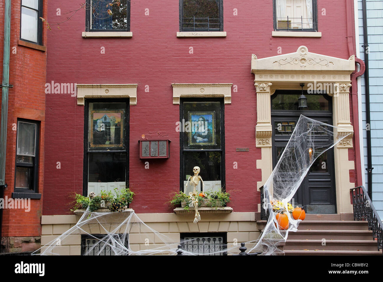 Halloween decorations house hires stock photography and images Alamy