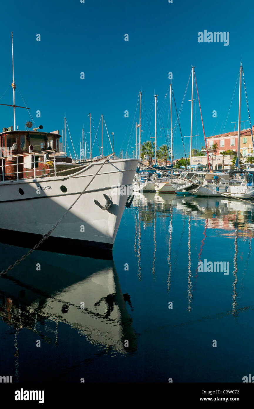 Port de bouc hi-res stock photography and images - Alamy