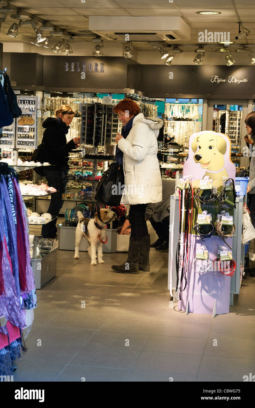 Pet Shop, Vienna, Austria Stock Photo Alamy