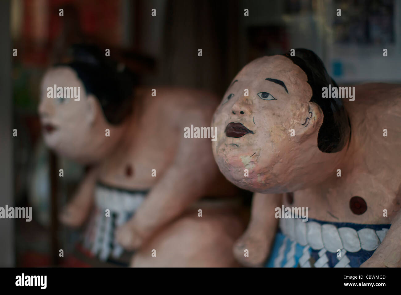 Statue Sumo En Plâtre Dur – Sculpture Homme Blanc – Fabrication Artisanale
