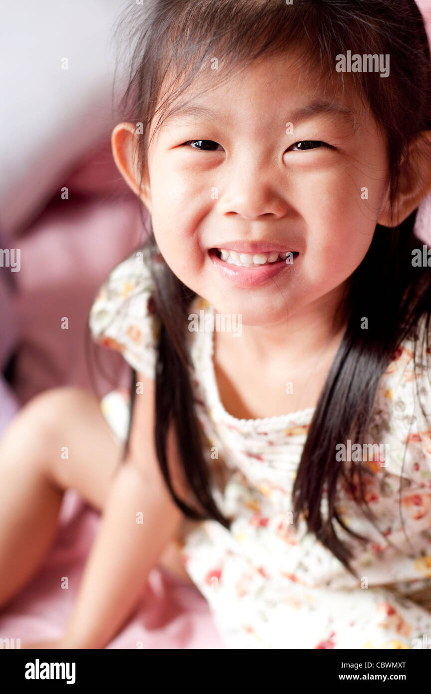 5 years old happy Asian girl smiling Stock Photo Alamy