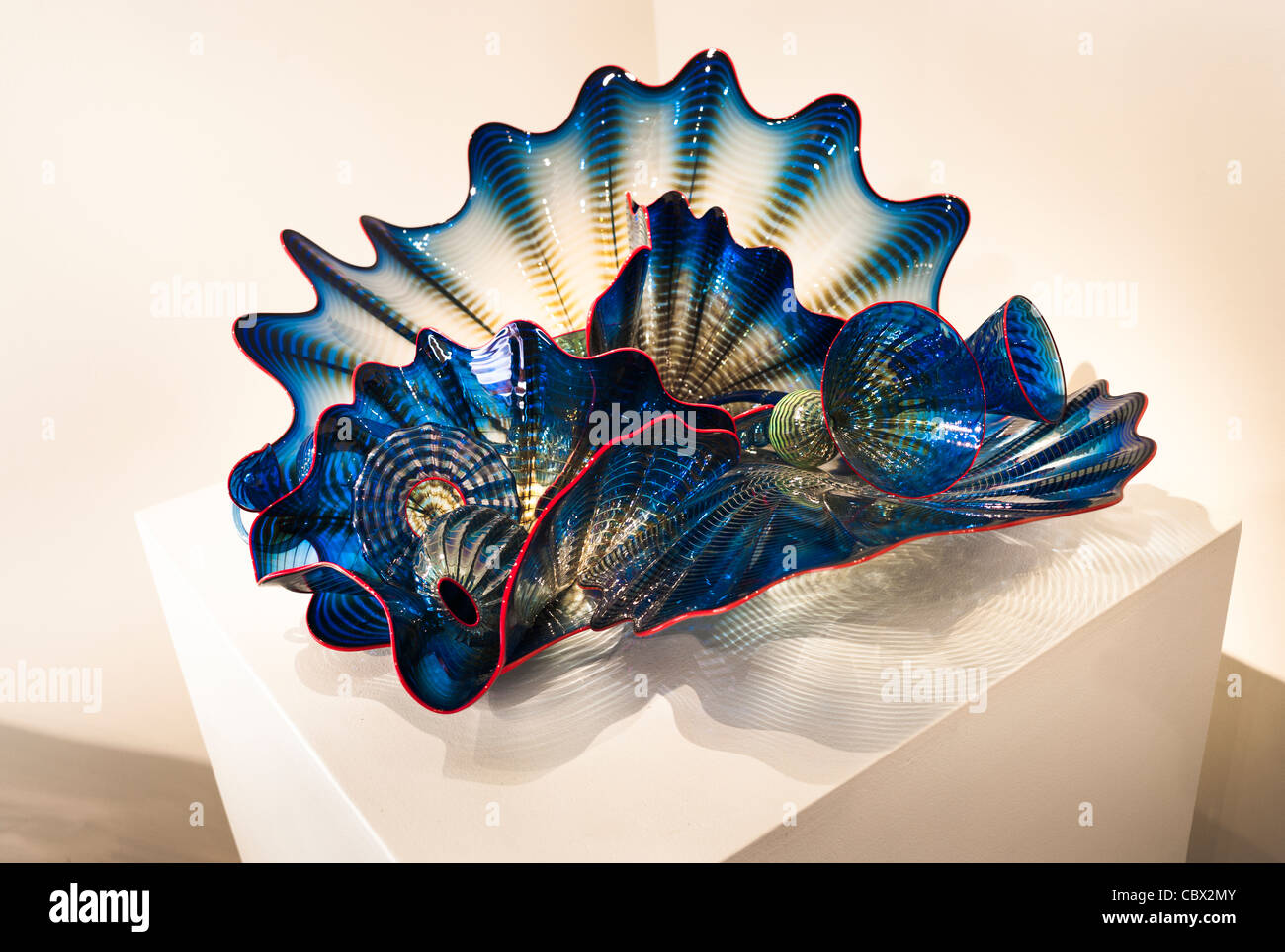 DALE CHIHULY, ART, GLASS WORK, HOLSTEN GALLERIES STOCKBRIDGE