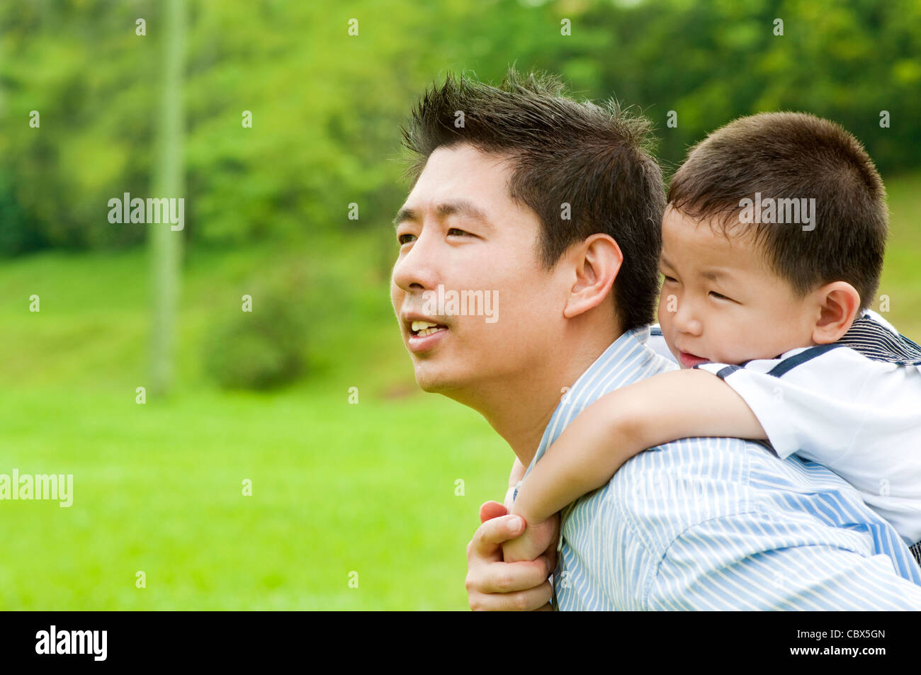 сын казаха. казах и дочка. ребенок папа казах. сахамин ырыалара. мама русская папа бурят.