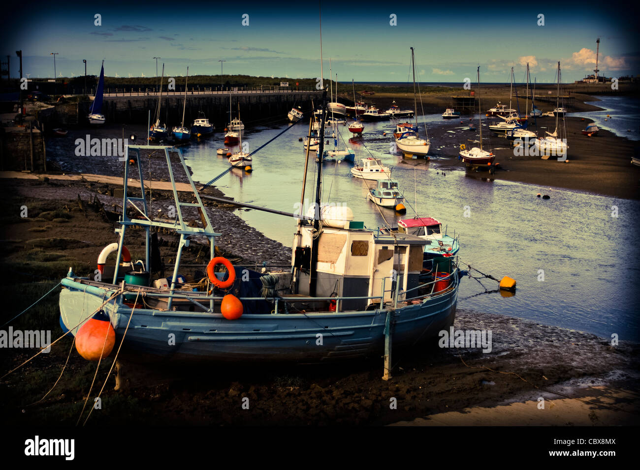 Boats shore during low tide hi-res stock photography and images - Alamy