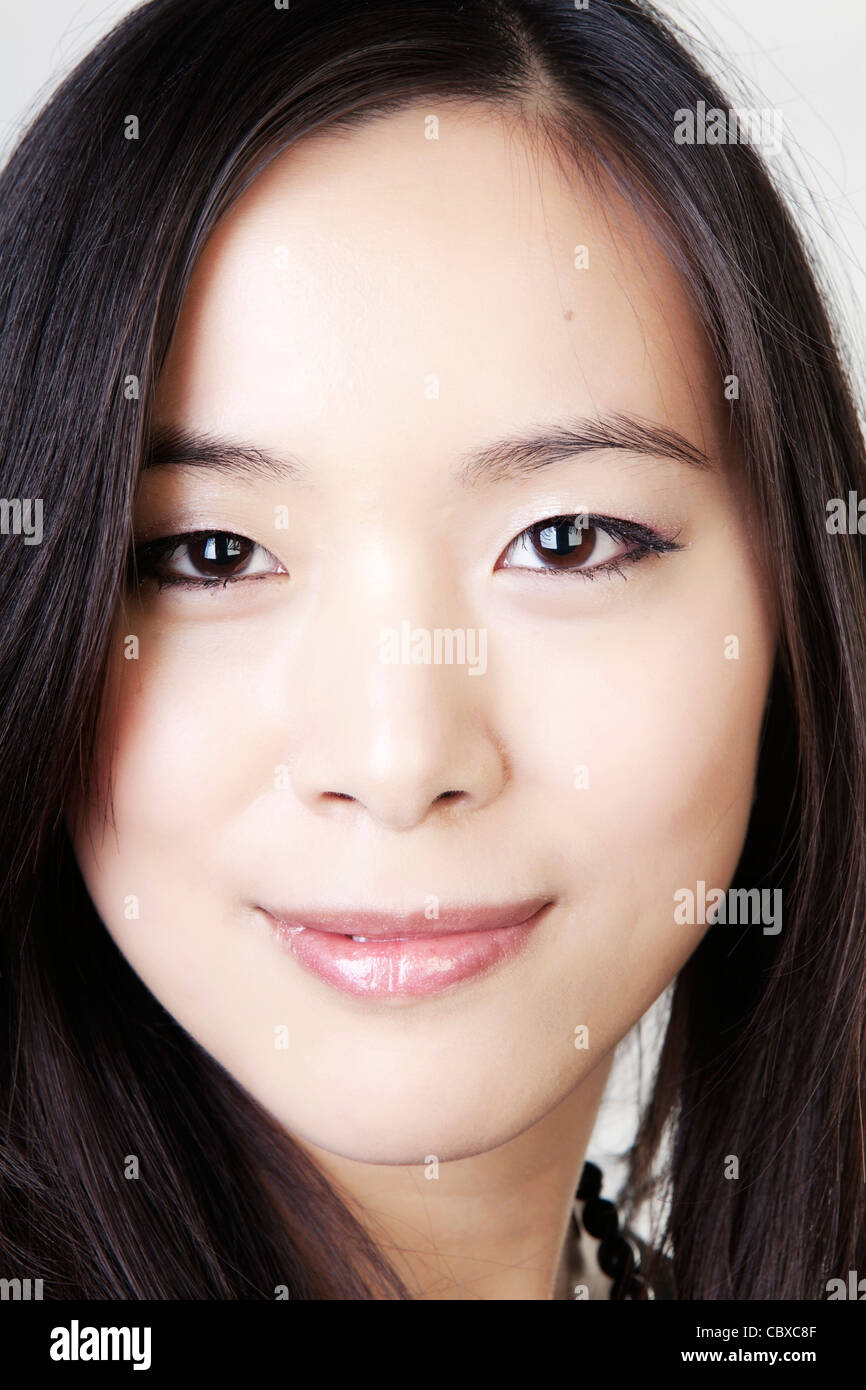 portrait of a beautiful young woman Stock Photo - Alamy