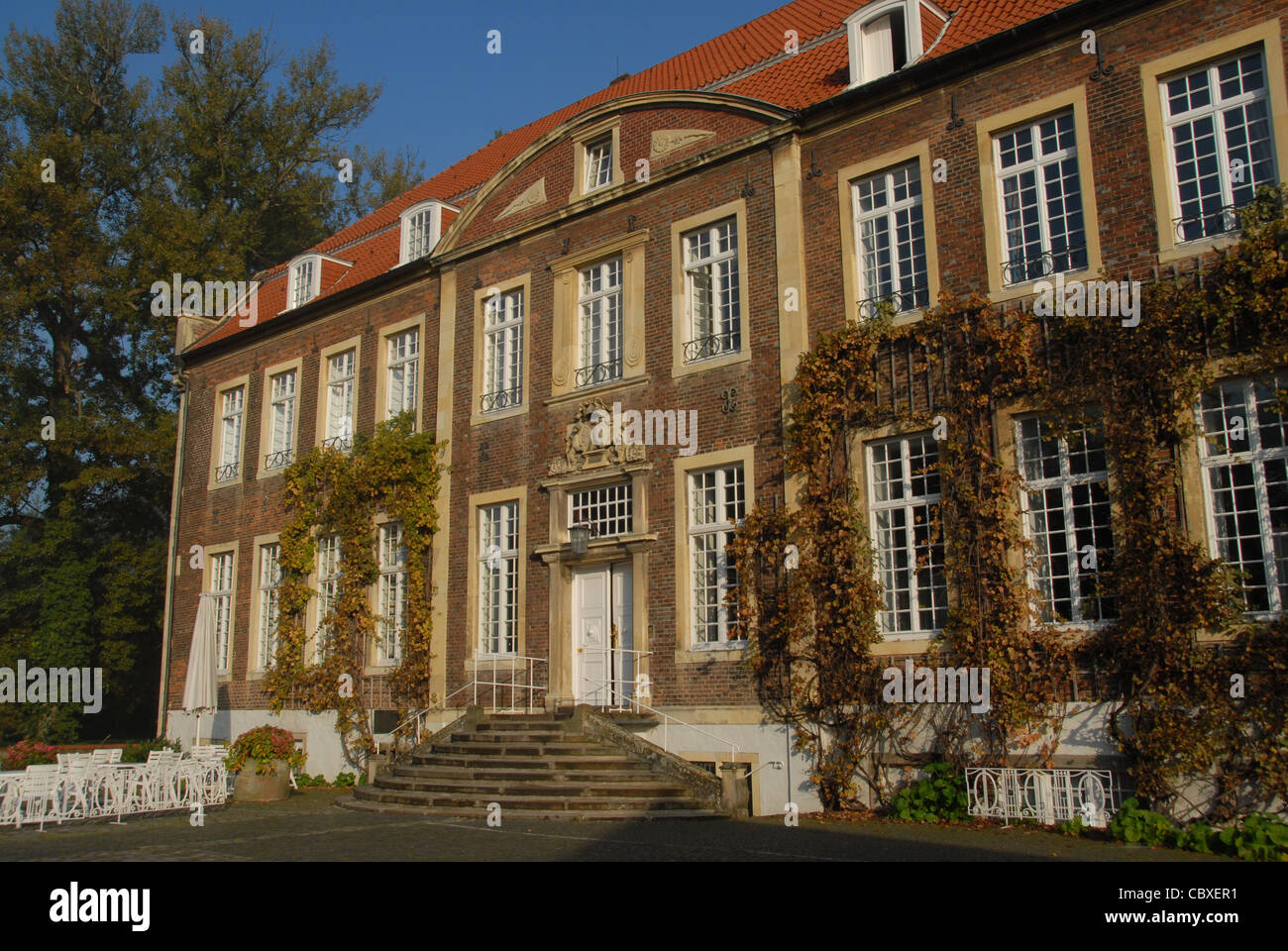 Schloss Wilkinghege, a castle hotel in the vicinity of Muenster
