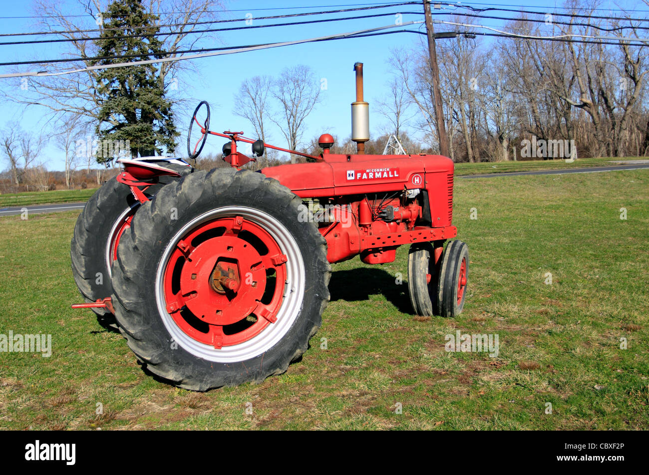 International harvester tractor hires stock photography and images Alamy