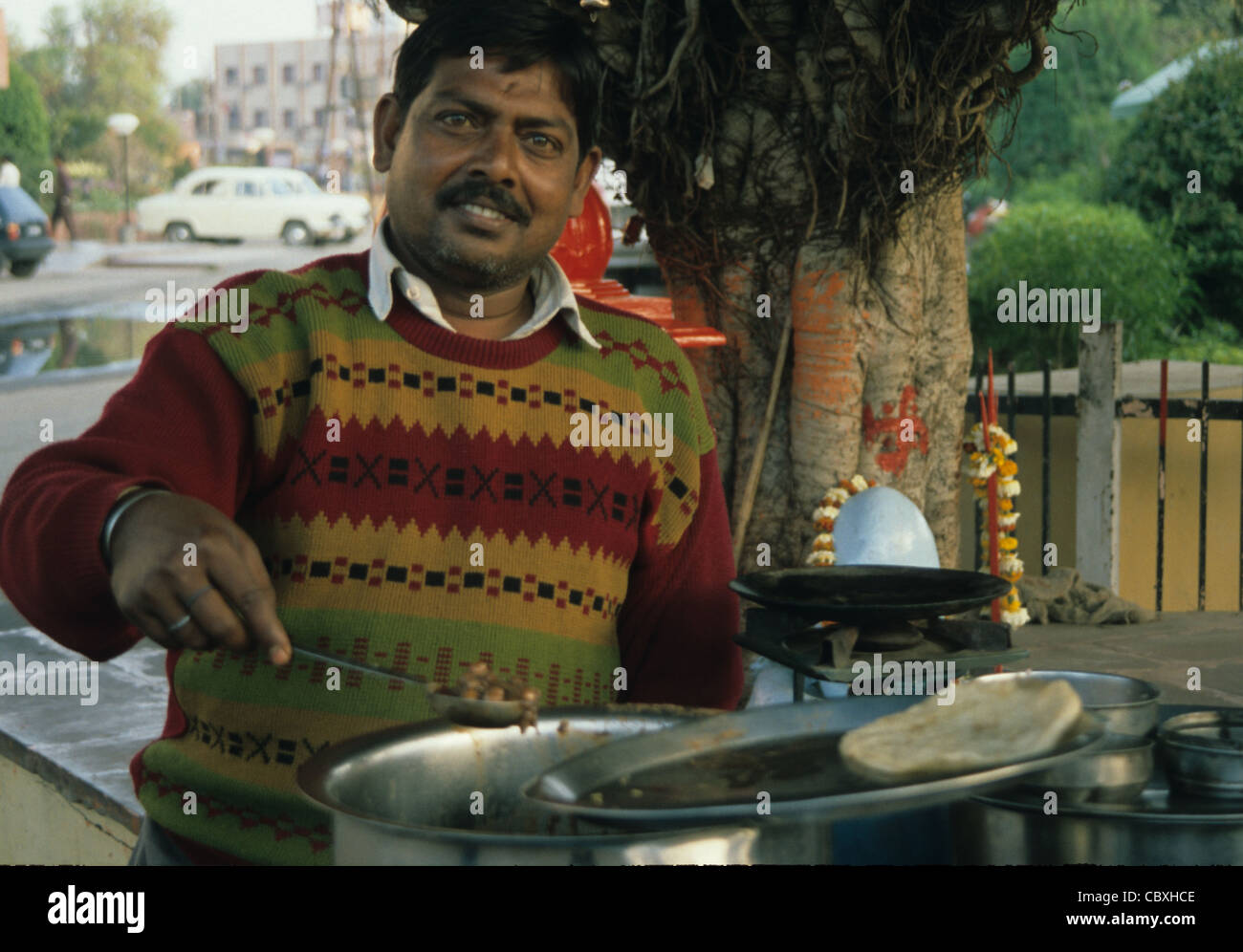 Best street food of india hi-res stock photography and images - Alamy