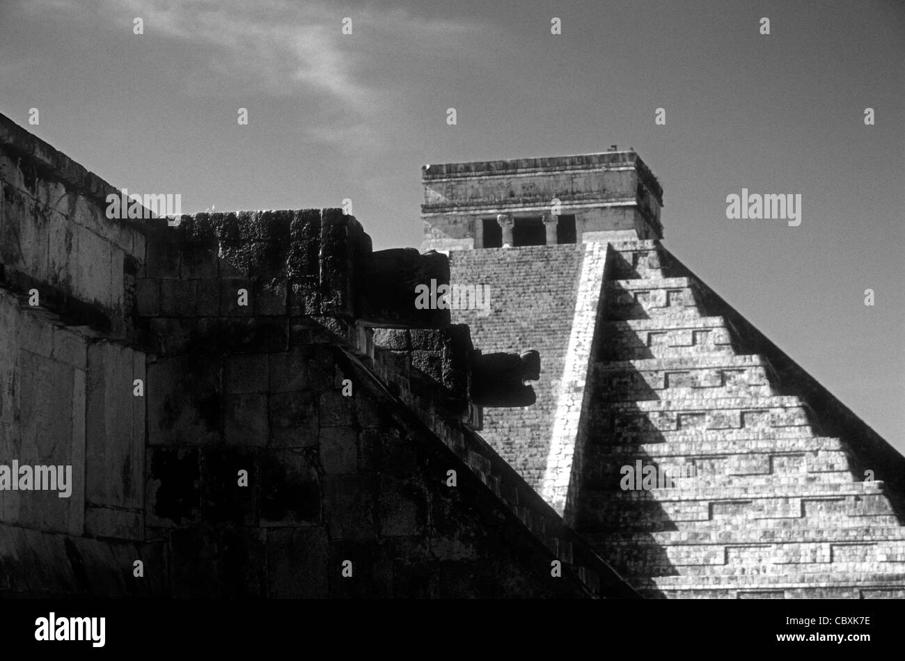 Venus Platform and El Castillo or Pyramid of Kukulkan framed by trees, Chichen Itza, Yucatan, Mexico Stock Photo