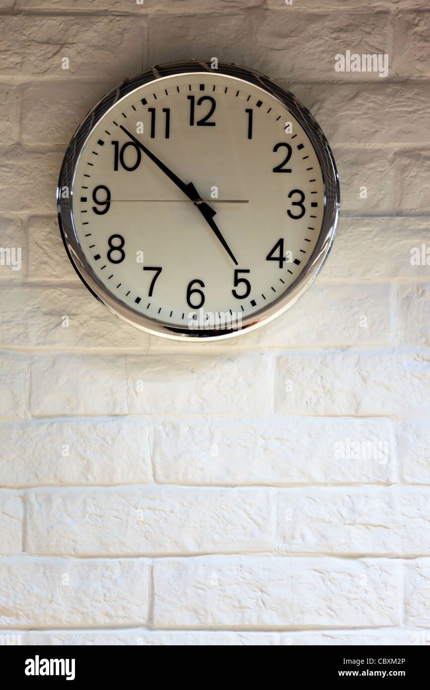 Clock on wall hires stock photography and images Alamy