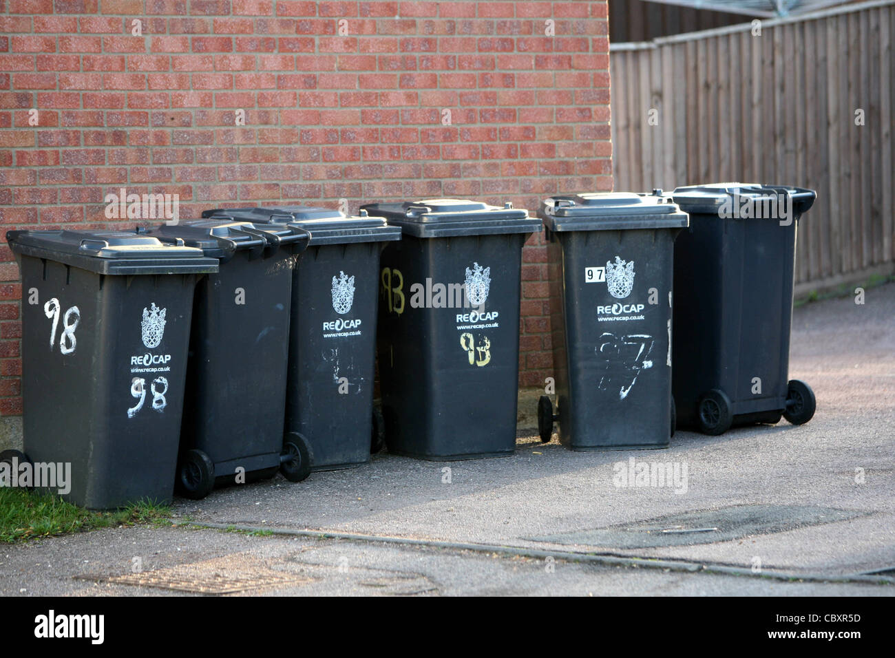 Dustbins and wheelie bins hi-res stock photography and images - Alamy